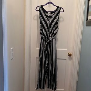 Ava & Viv. Sleeveless jumper. Black and white striped stretchy knit. Size 2x.